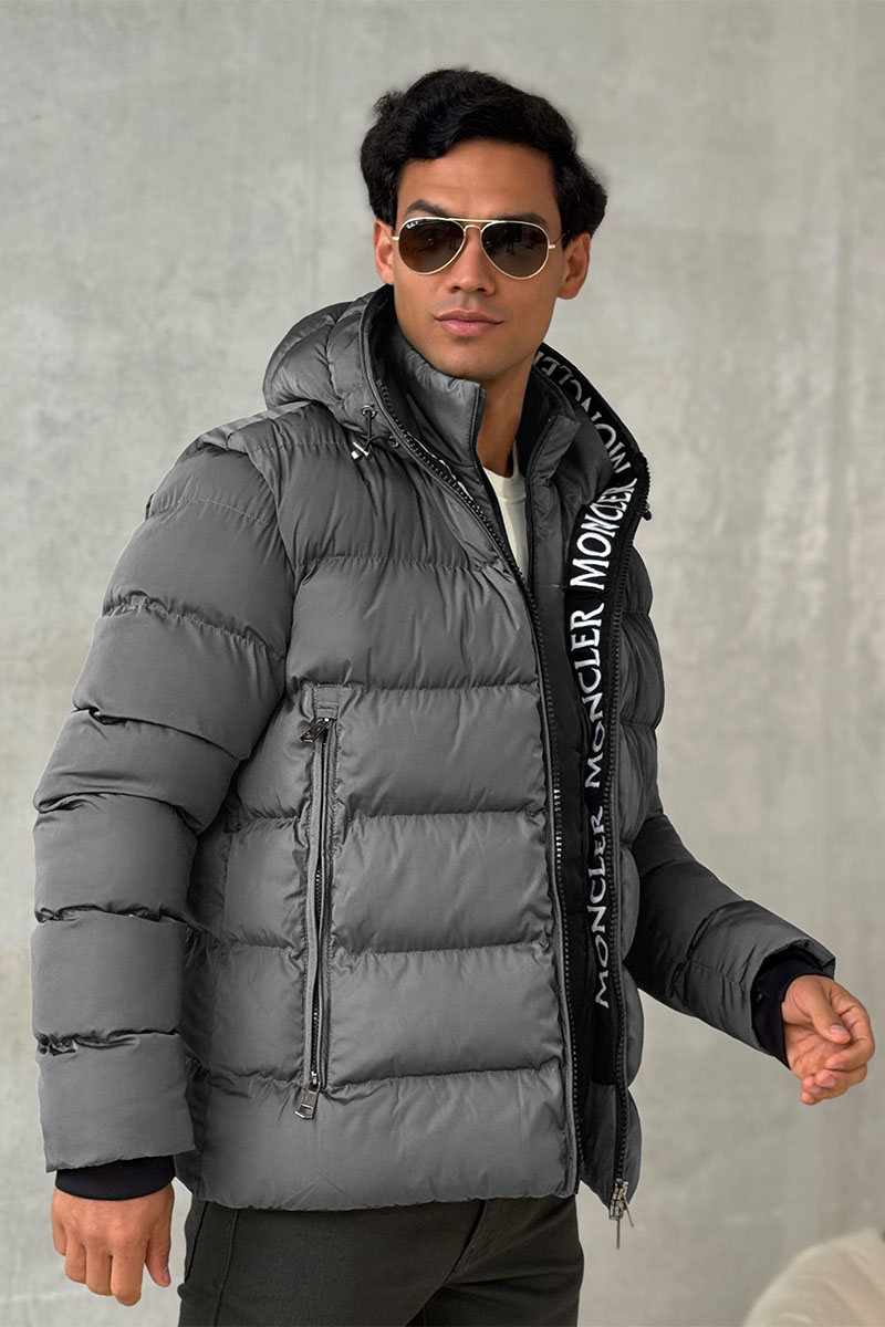 Moncler Утеплённая куртка цвета антрацит logo-patch