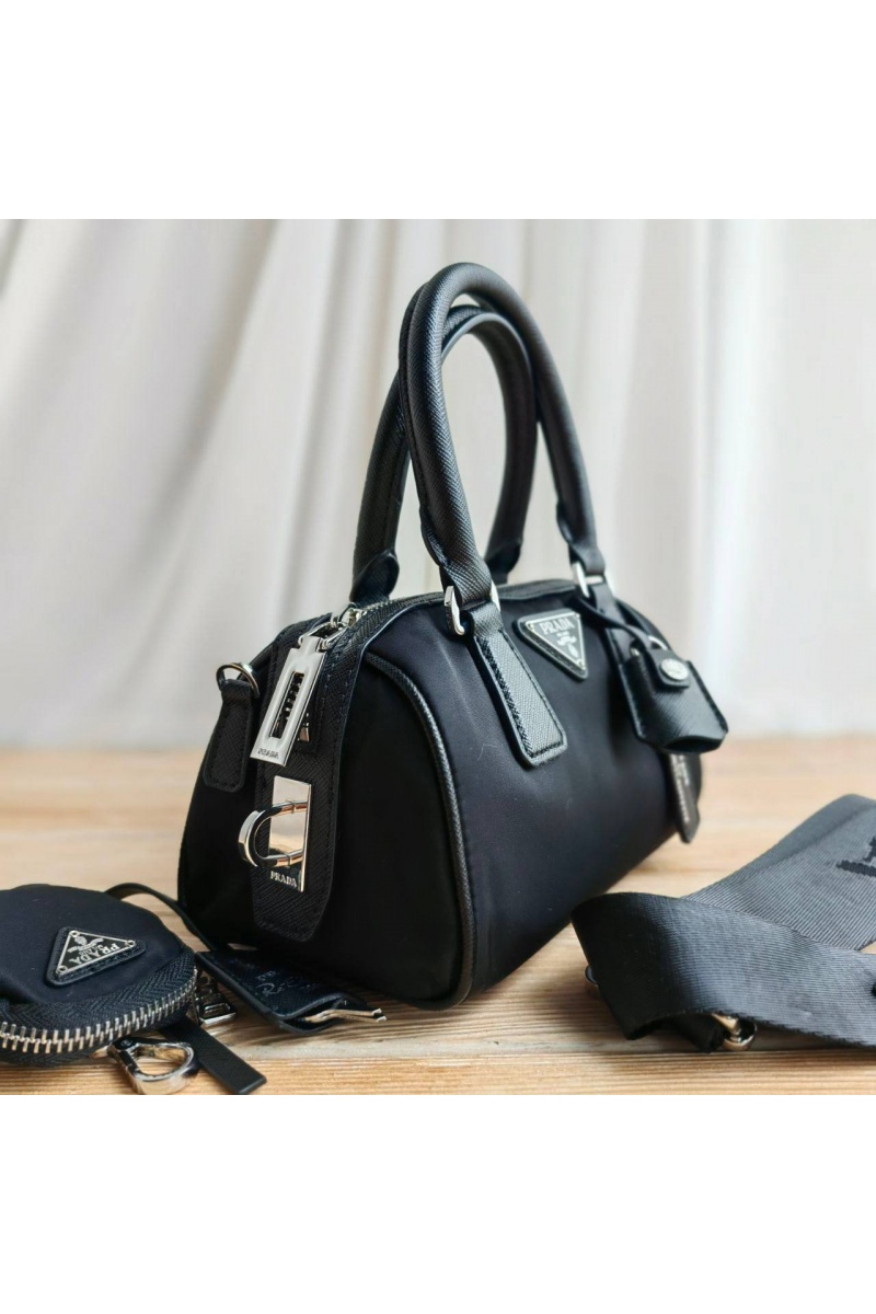 Prada Нейлоновая сумка Bauletto 21x14 см