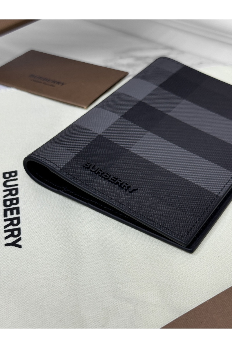 Burberry Кожаная обложка для паспорта Check Premium 14x10x2 см
