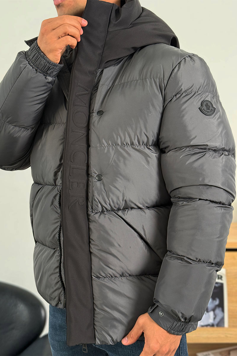 Moncler Утеплённая куртка Madeira серого цвета