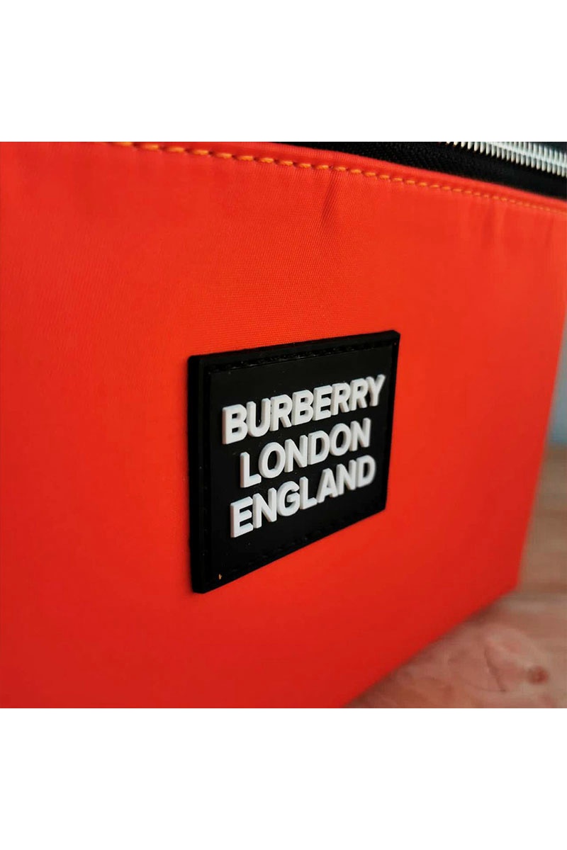 Burberry Нейлоновый рюкзак London England logo-patch 40x30 см