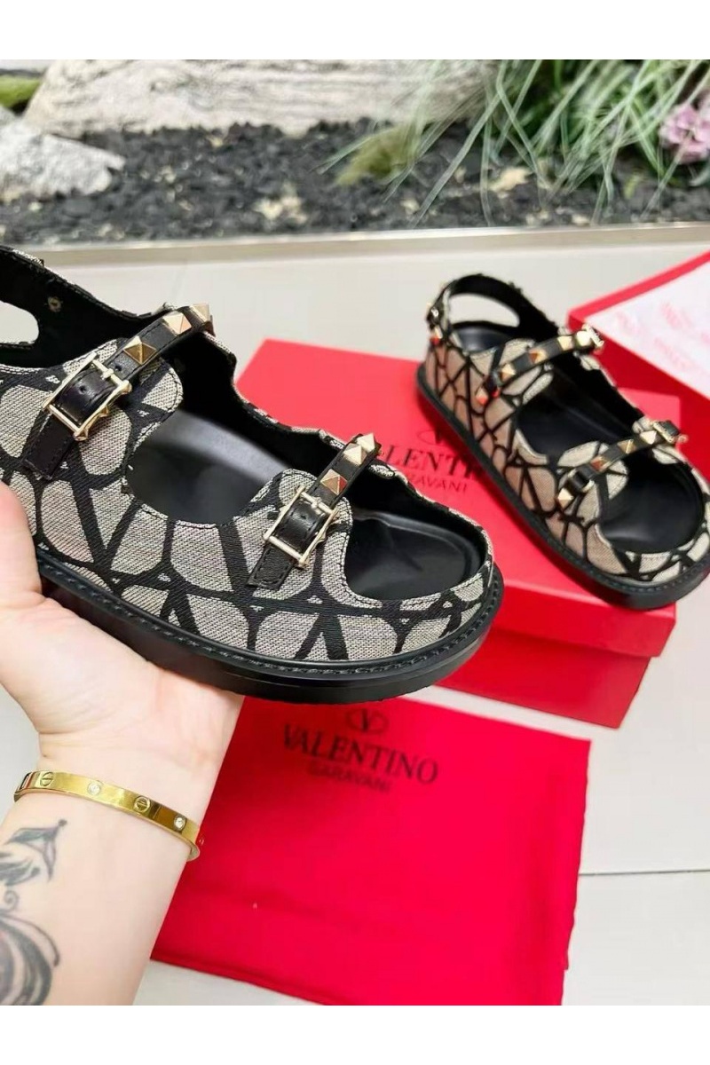 Valentino Женские кожаные сандалии Rockstud