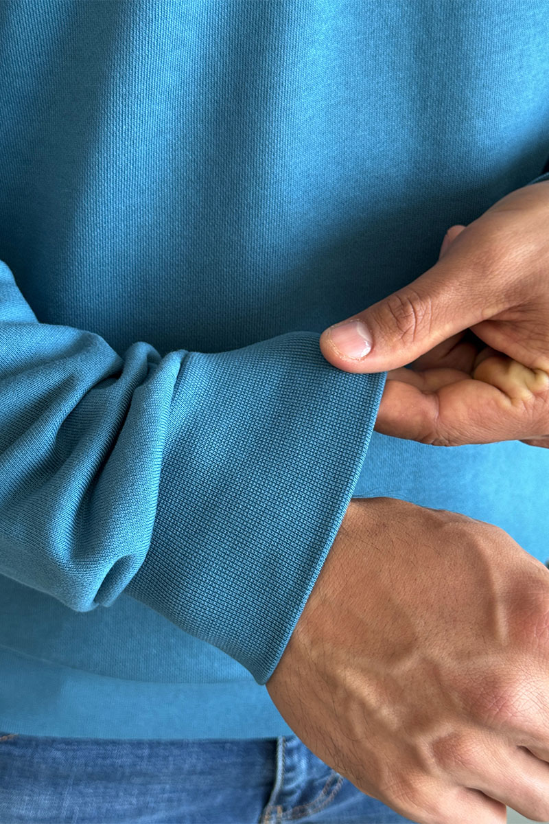 Moncler Свитшот голубого цвета logo-patch