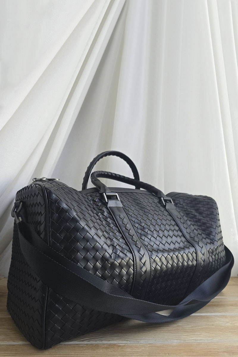 Bottega Veneta Кожаная дорожная сумка Intrecciato Duffle 50x20 см