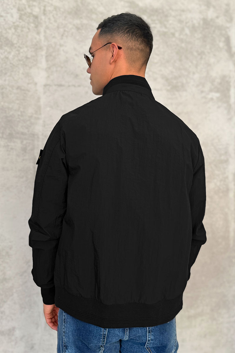 Stone Island Мужская чёрная куртка с патчем на плече