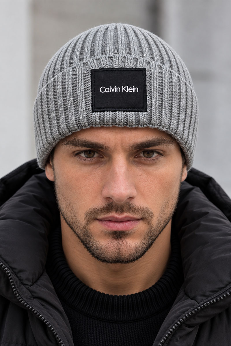 Calvin Klein Мужская шапка серого цвета logo-patch