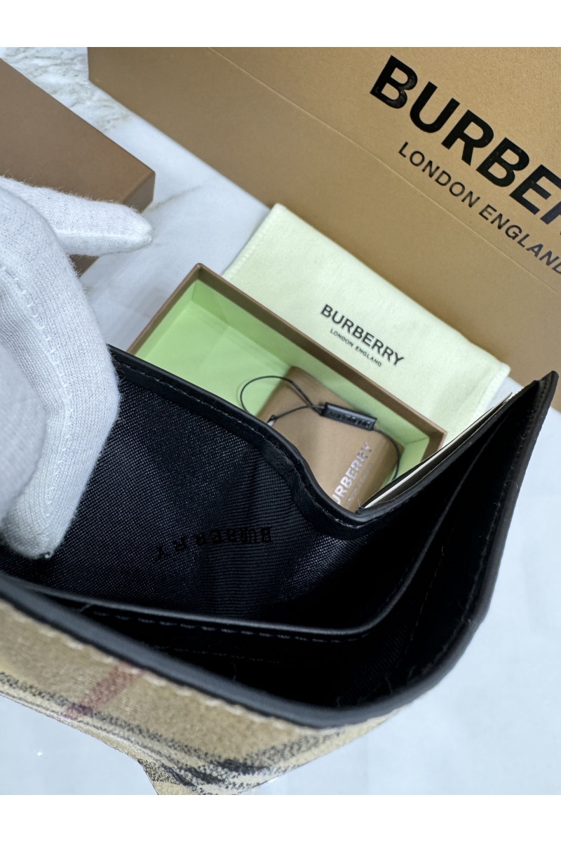 Burberry Кожаный кошелёк Premium 11x10 см 