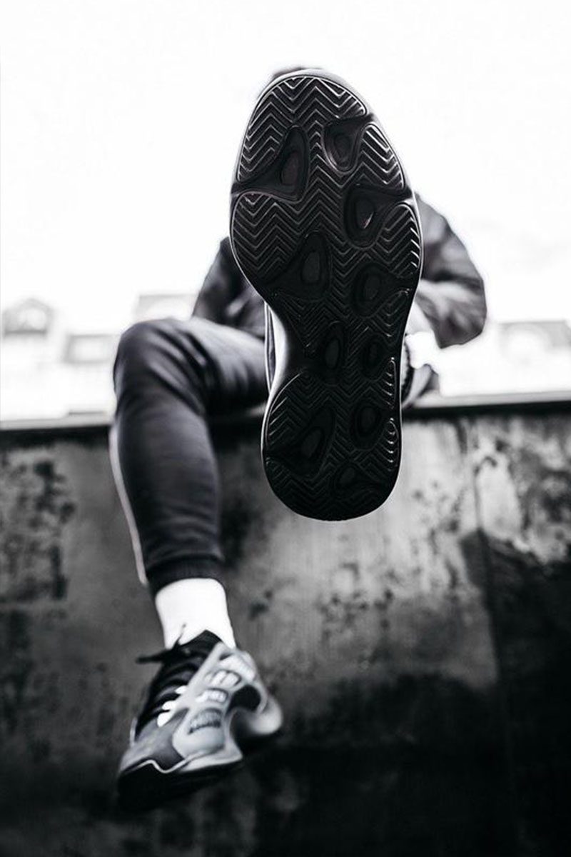 Adidas Кроссовки Yeezy Boost 700 V3 "Alvah"