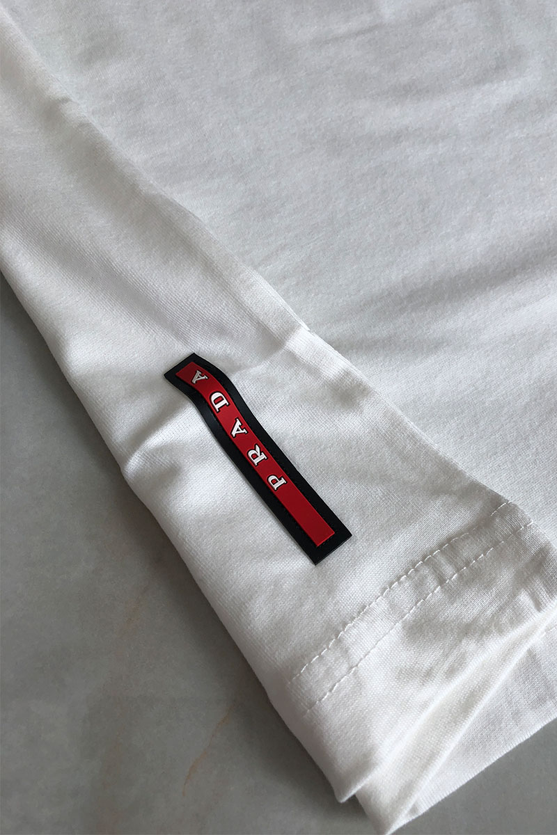 Prada Белая мужская футболка embossed logo