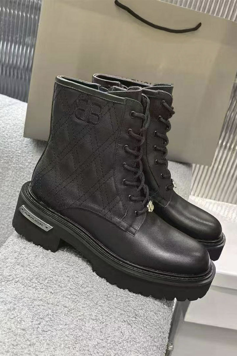 Balenciaga Женские кожаные ботинки чёрного цвета