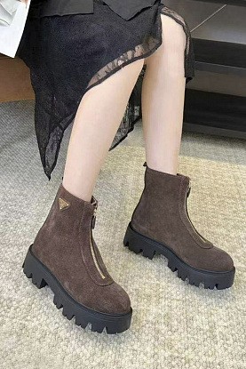 Женские замшевые сапоги 