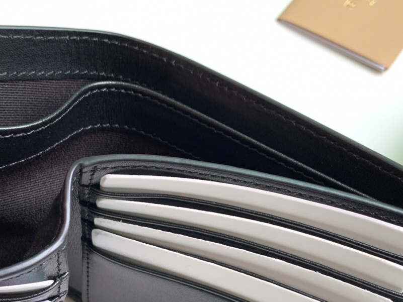 Burberry Кожаный кошелёк Premium 11x10 см