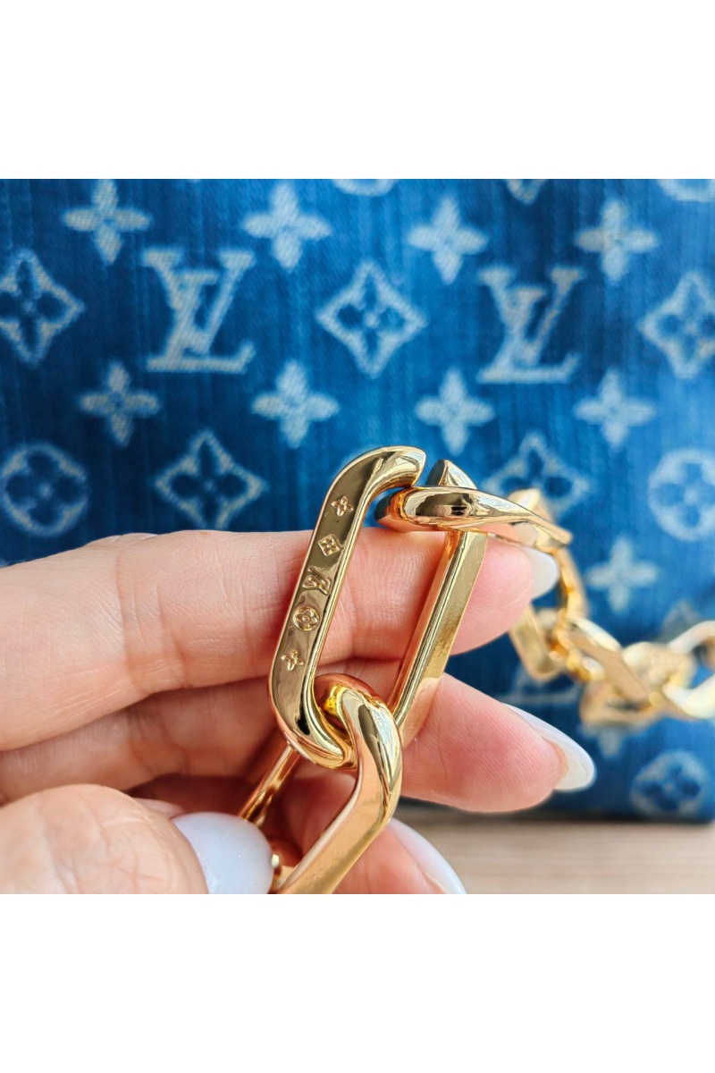 Lоuis Vuittоn Джинсовая сумка Coussin PM Monogram 27x20 см