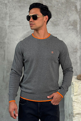 Мужской джемпер серого цвета 