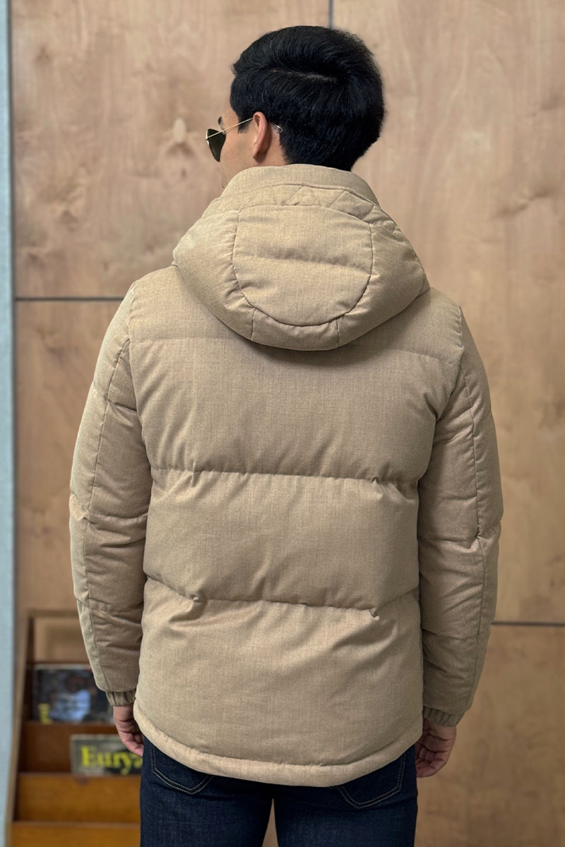 Designer Мужской пуховик бежевого цвета