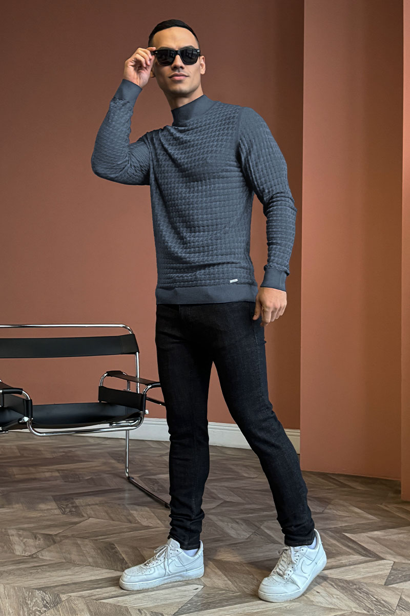 Brioni Мужская водолазка цвета индиго 