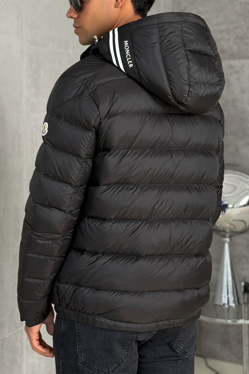 Moncler Мужской пуховик logo-patch - Black