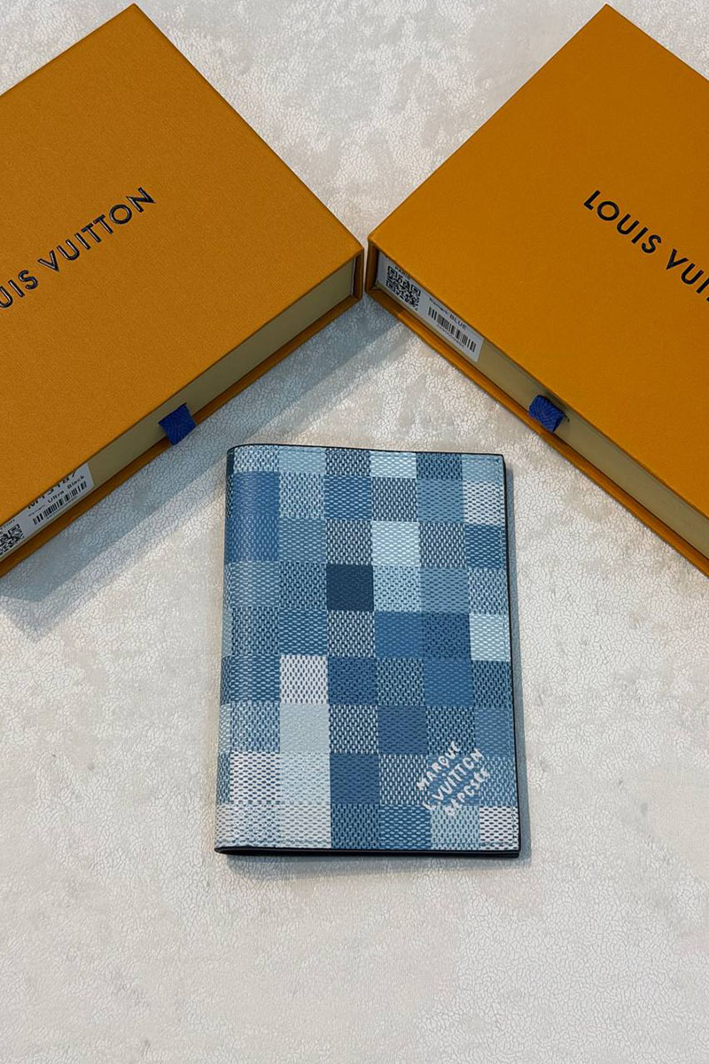 Lоuis Vuittоn Кожаная обложка для паспорта Indigo Blue Damoflage premium 14x10x2.5 см