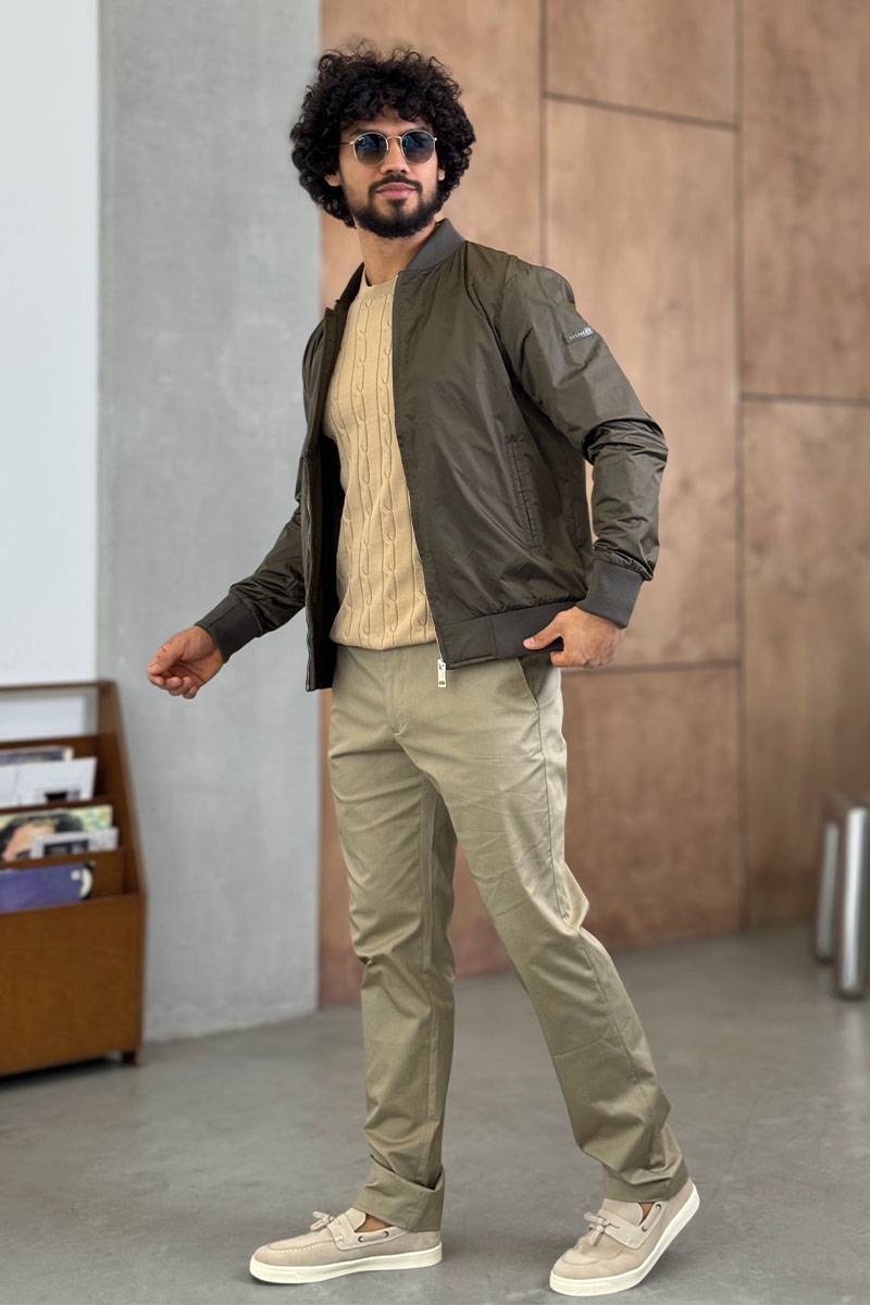 Burberry Мужской бомбер цвета хаки 