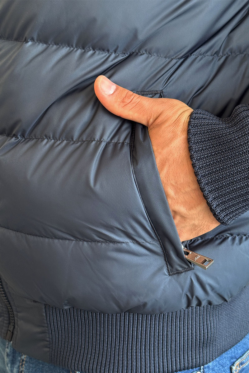 Hugо Воss Тёмно-синяя куртка с вязаными рукавами