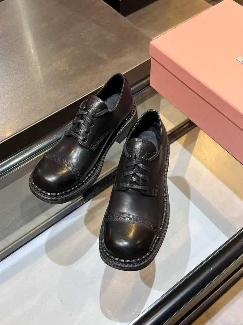 MIU MIU Женские кожаные ботинки дерби 