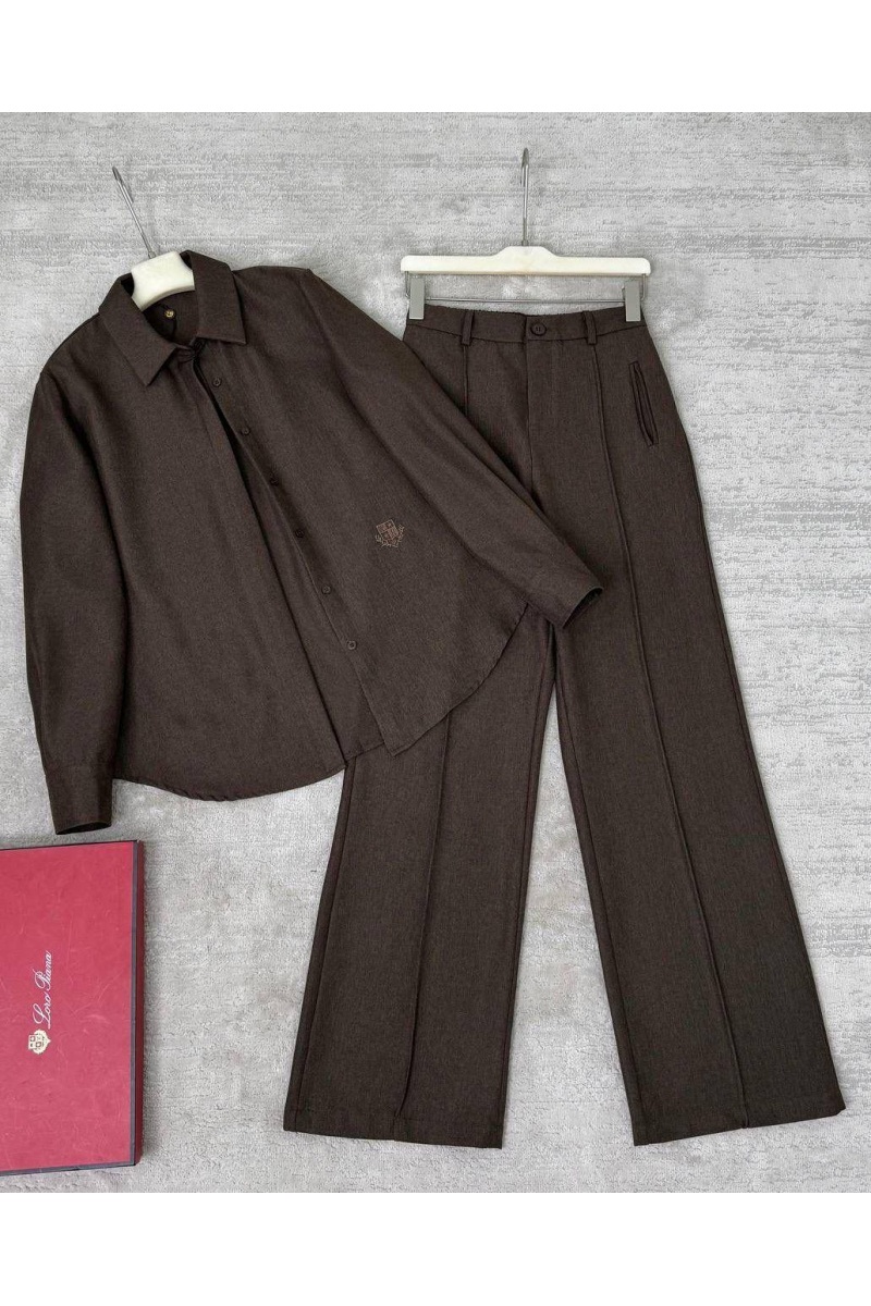Loro Piana Женский костюм premium коричневого цвета