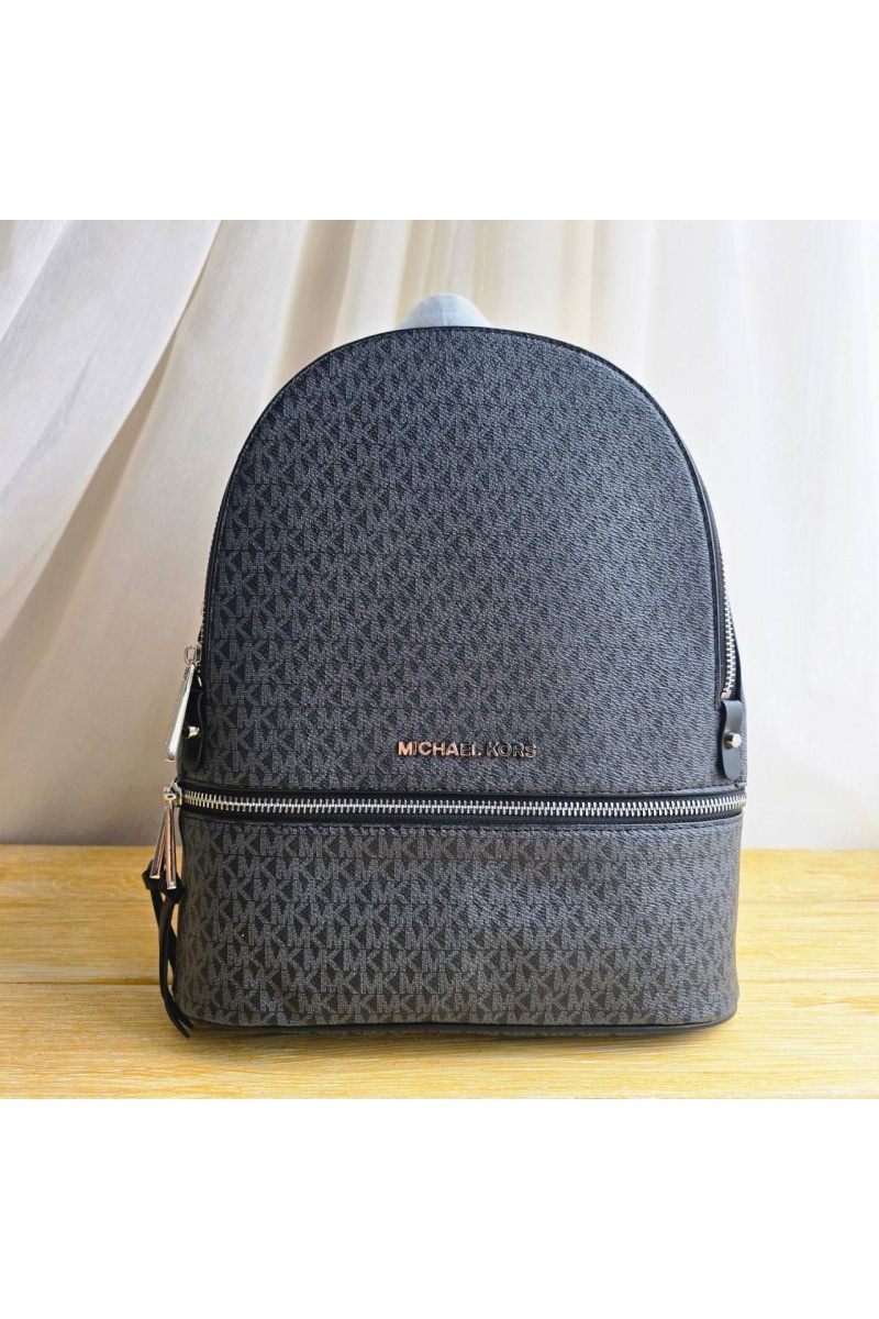 Michael Kors Кожаный чёрный рюкзак 32x27 см