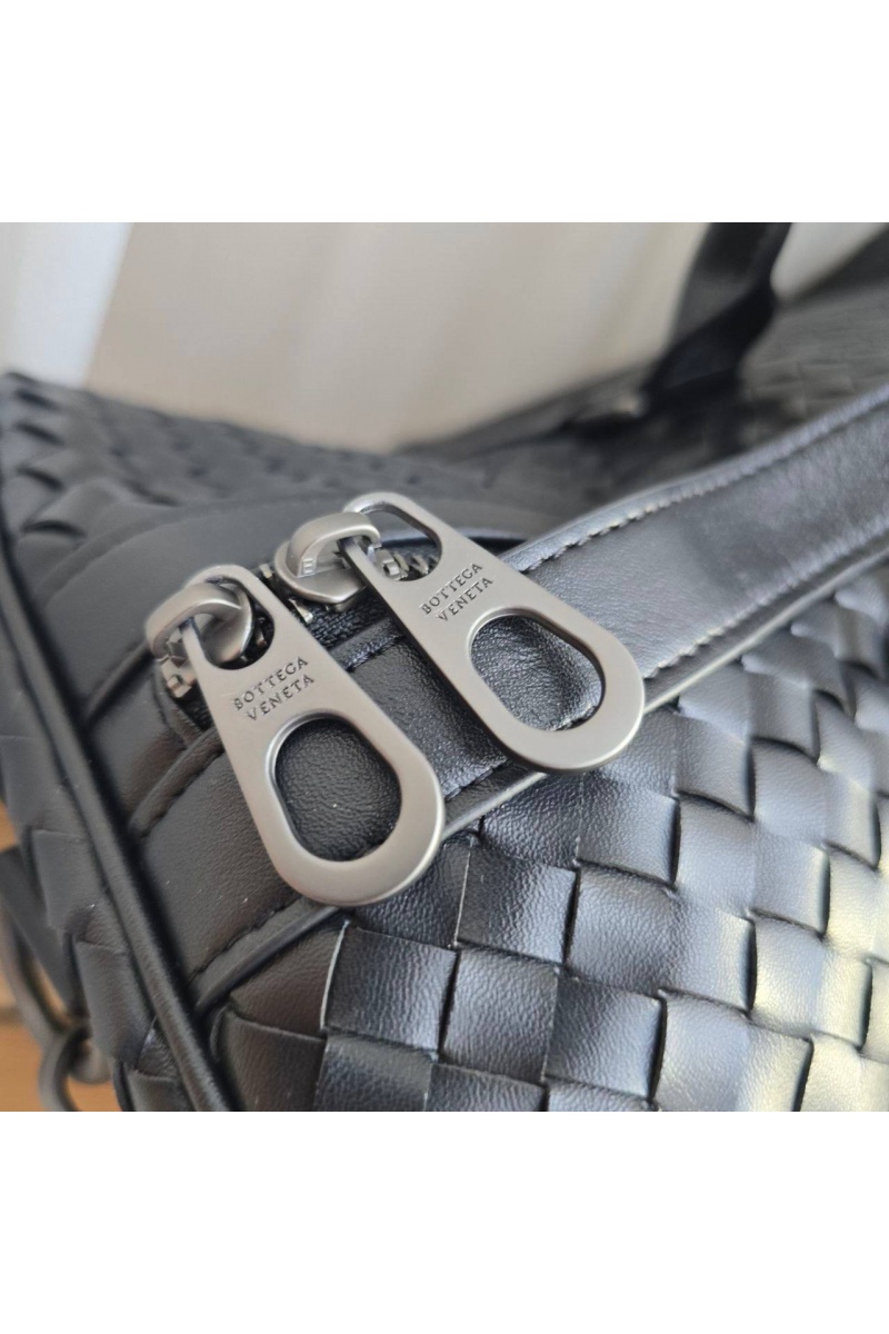 Bottega Veneta Кожаная дорожная сумка Intrecciato Duffle 50x20 см
