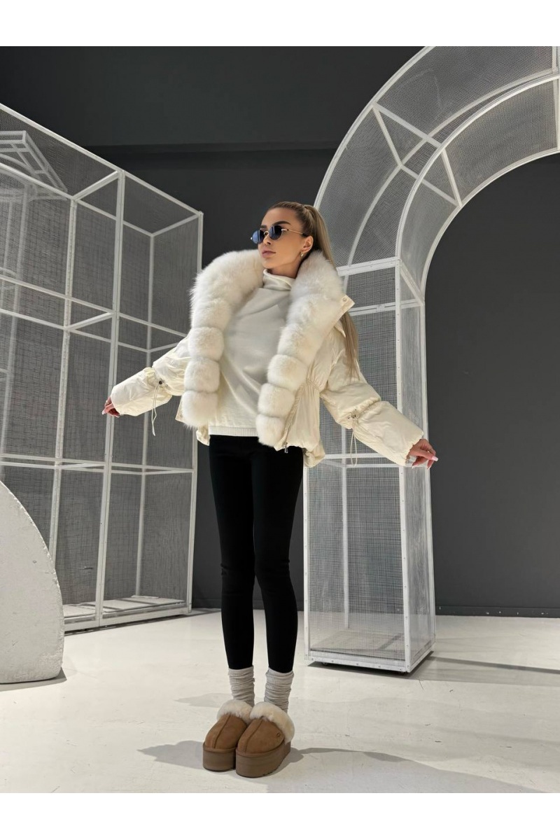 Designer Clothing Белый женский пуховик с натуральным мехом