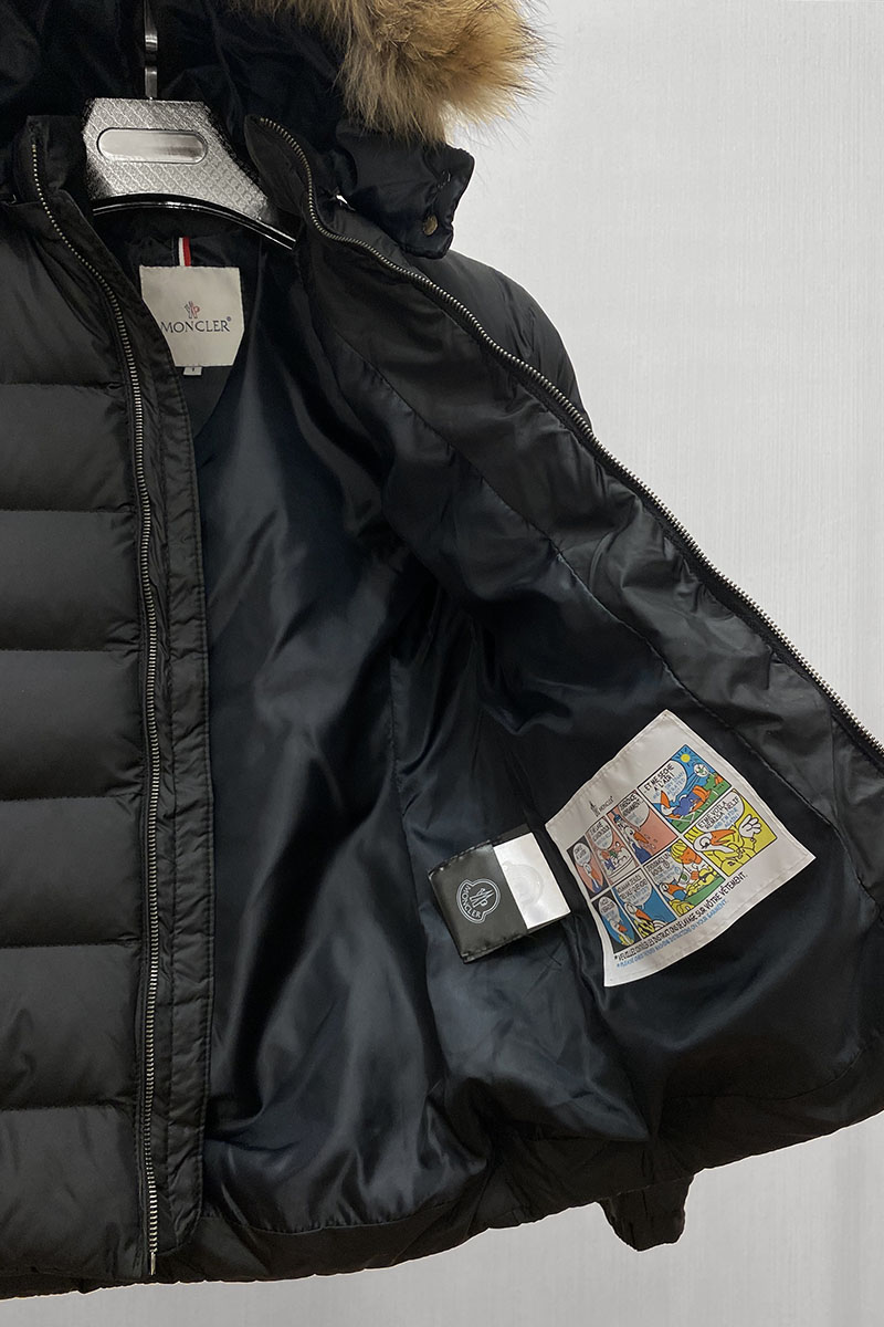 Moncler Женская куртка с меховым капюшоном