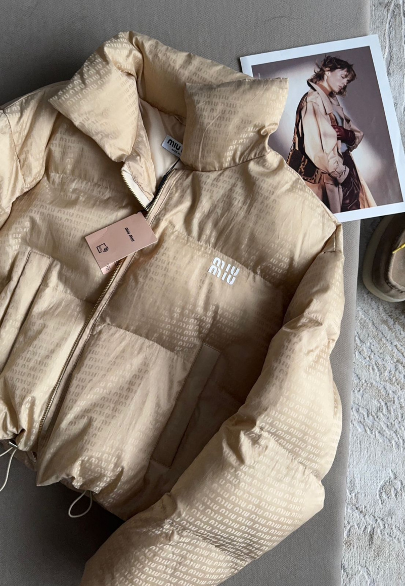 MIU MIU Бежевая женская куртка 