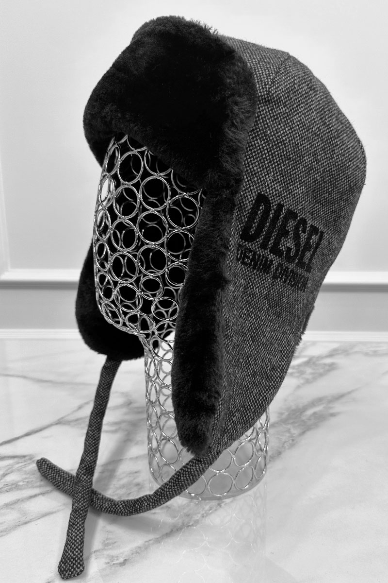 Diesel Шапка-ушанка серого цвета 