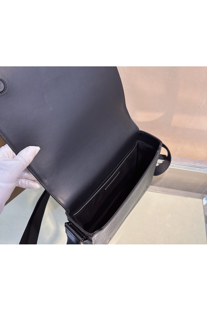 Burberry Кожаная сумка Alfred Premium 25.5x21.5x6.5 см