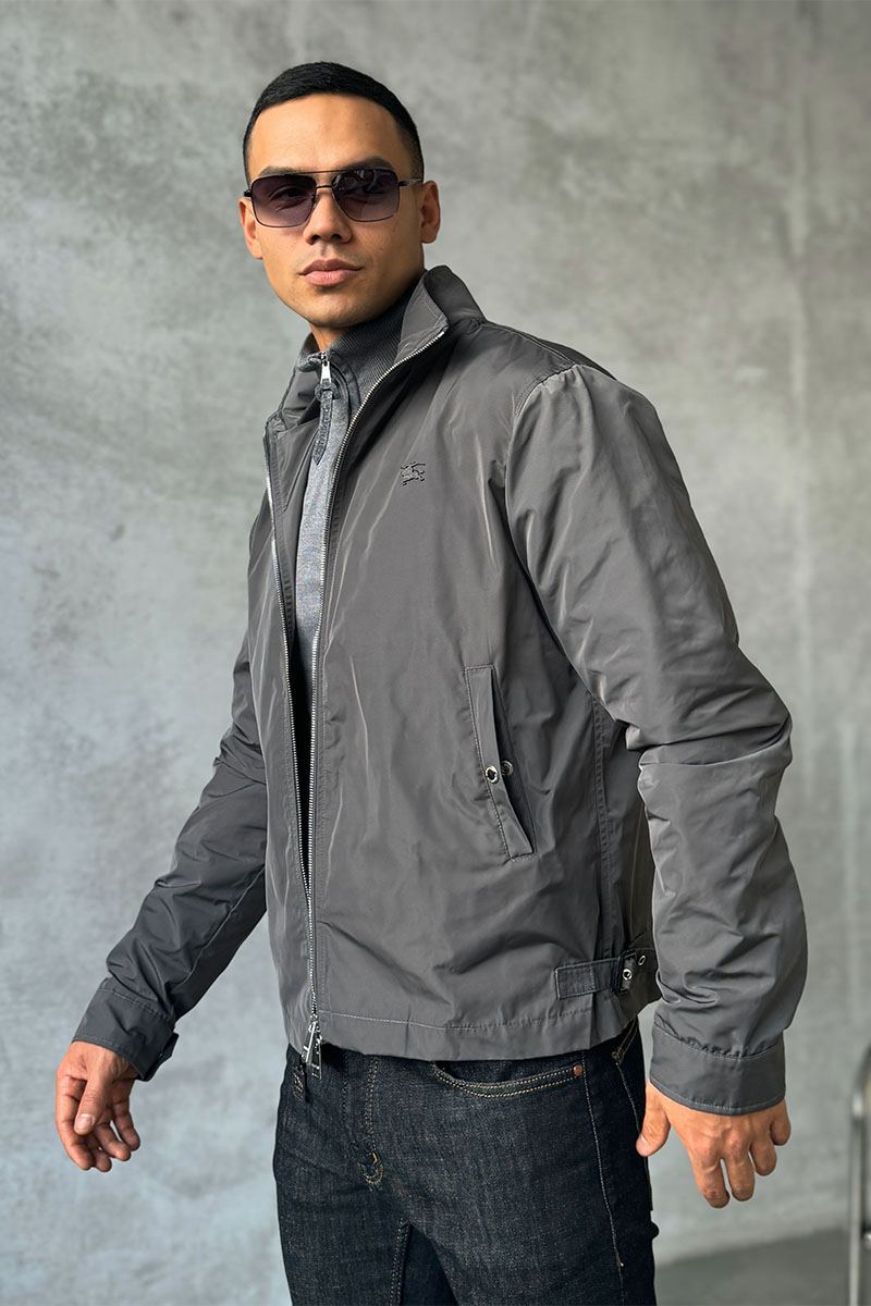 Burberry Мужская ветровка серого цвета 