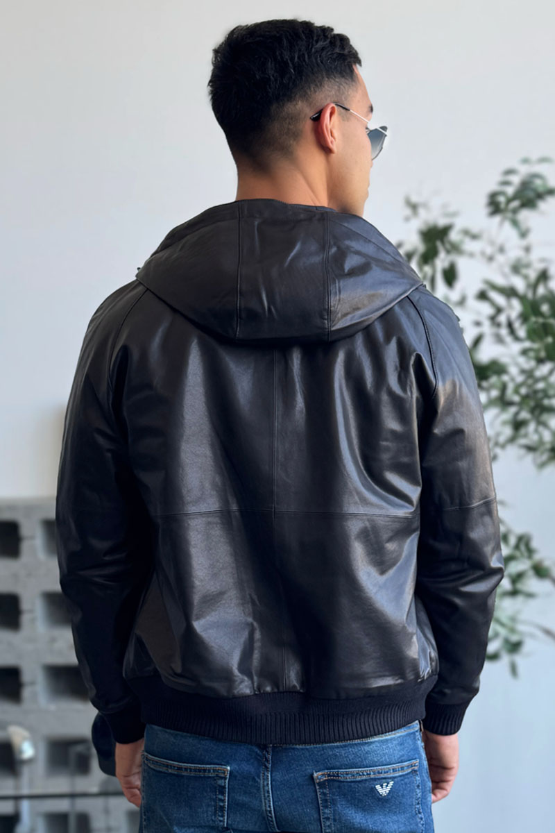 Kiton Кожаная куртка чёрного цвета Premium