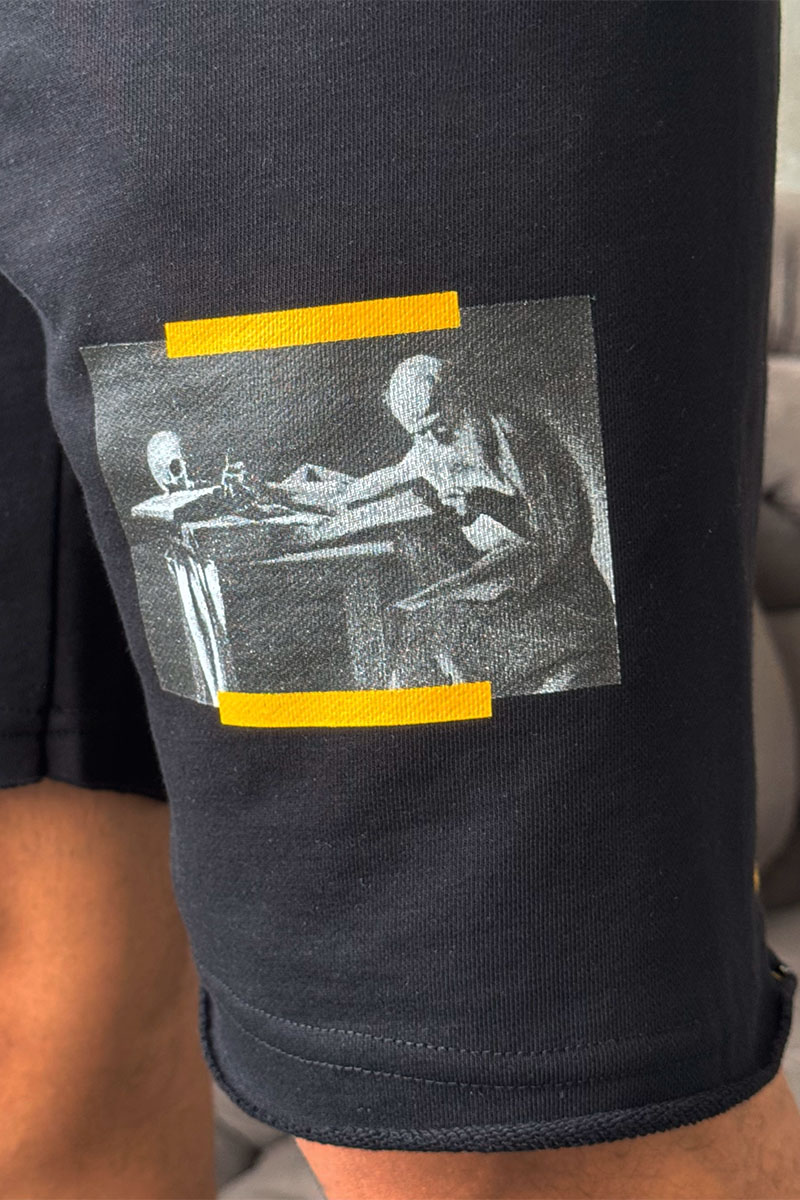 Off-White Чёрные мужские шорты Caravaggio print