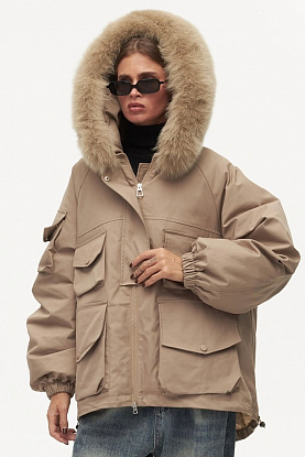 Женский бежевый пуховик с мехом Max Mara