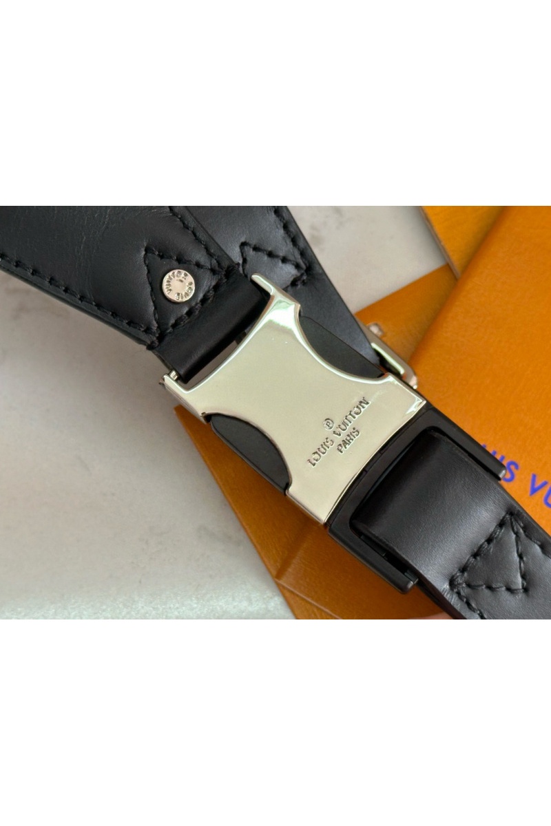 Lоuis Vuittоn Кожаная сумка на пояс Discovery Premium 26x13x7 см