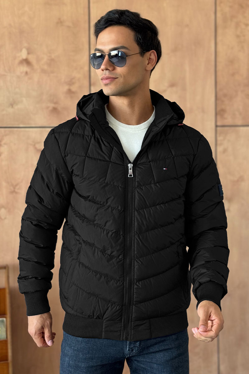 Tommy Hilfiger Куртка чёрного цвета logo-patch