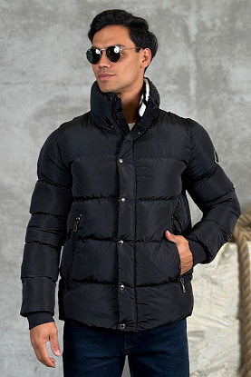 Куртка чёрного цвета logo-patch