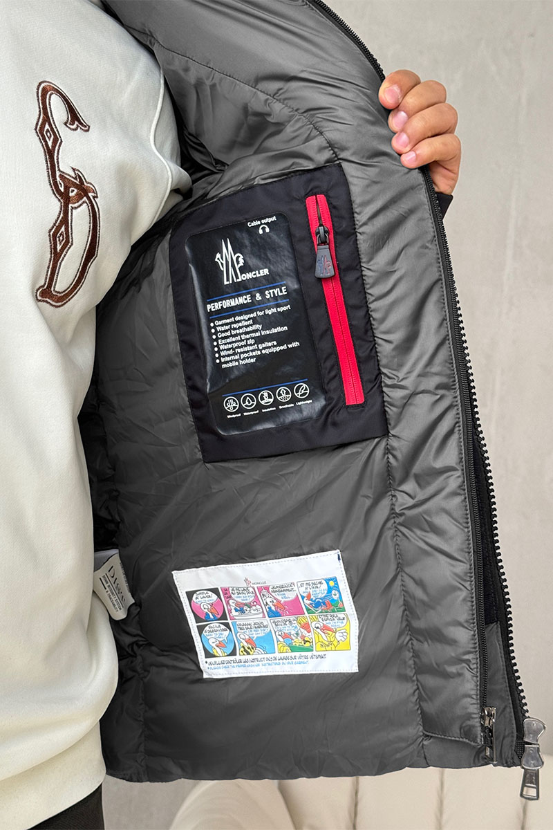 Moncler Утеплённая куртка цвета антрацит logo-patch