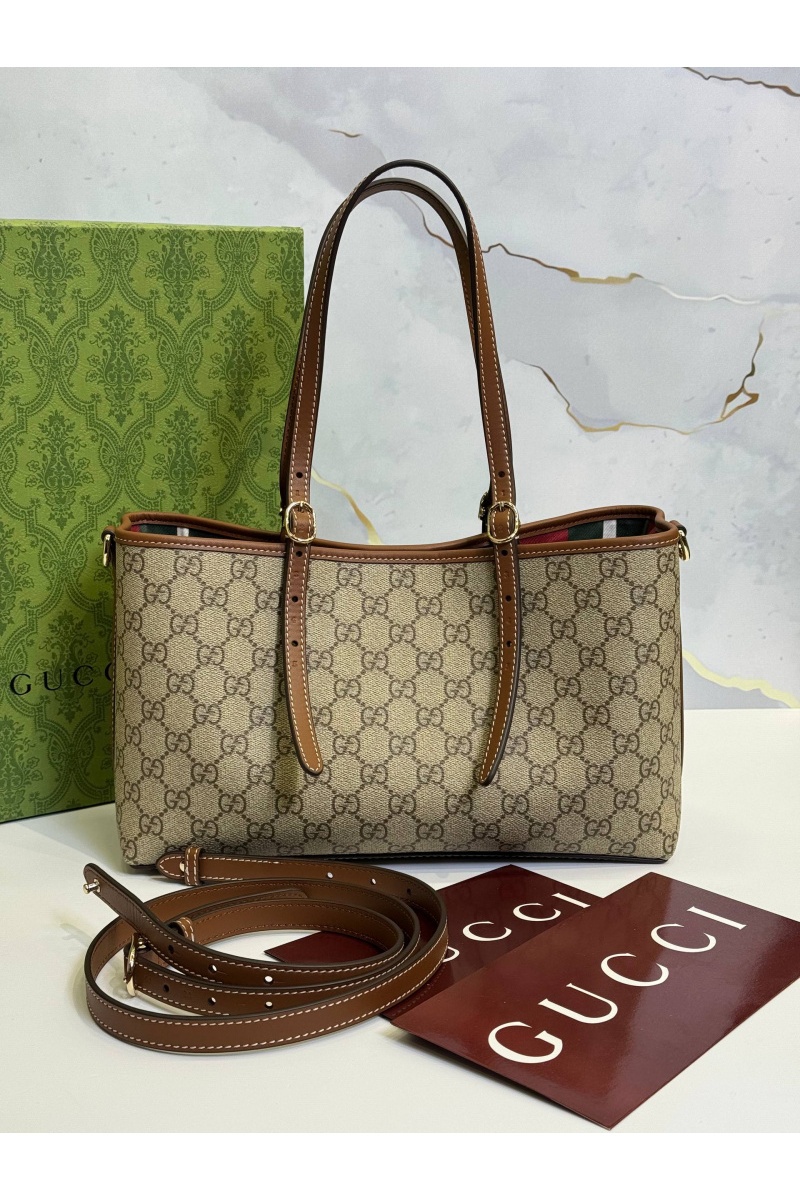 Gucci Кожаная сумка GG Emblem premium 30x19x11 см