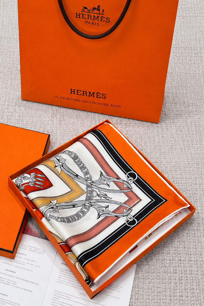 Hermes Платок Harnais Legendaire premium 87x88 см