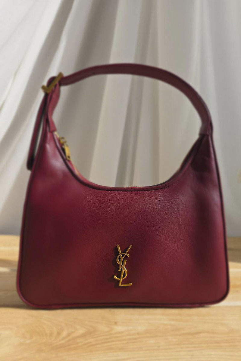Yves Saint Laurent Кожаная сумка Calypso Mini 25x14 см