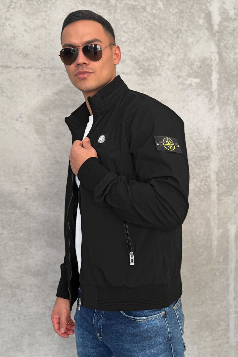 Stone Island Мужская чёрная куртка с патчем на плече