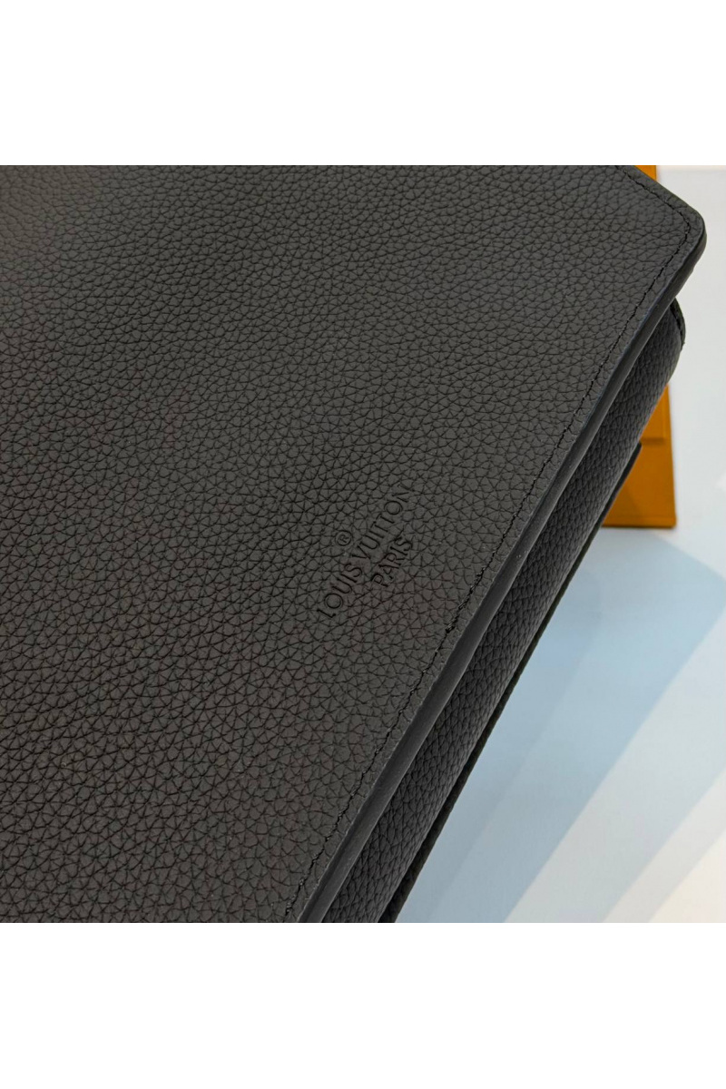 Lоuis Vuittоn Кожаная сумка на пояс Aerogram Takeoff Sling premium 30x16x3 см