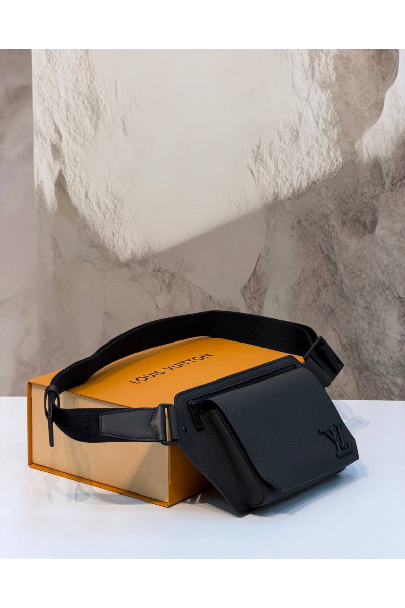 Lоuis Vuittоn Кожаная сумка на пояс Aerogram Takeoff Sling premium 30x16x3 см