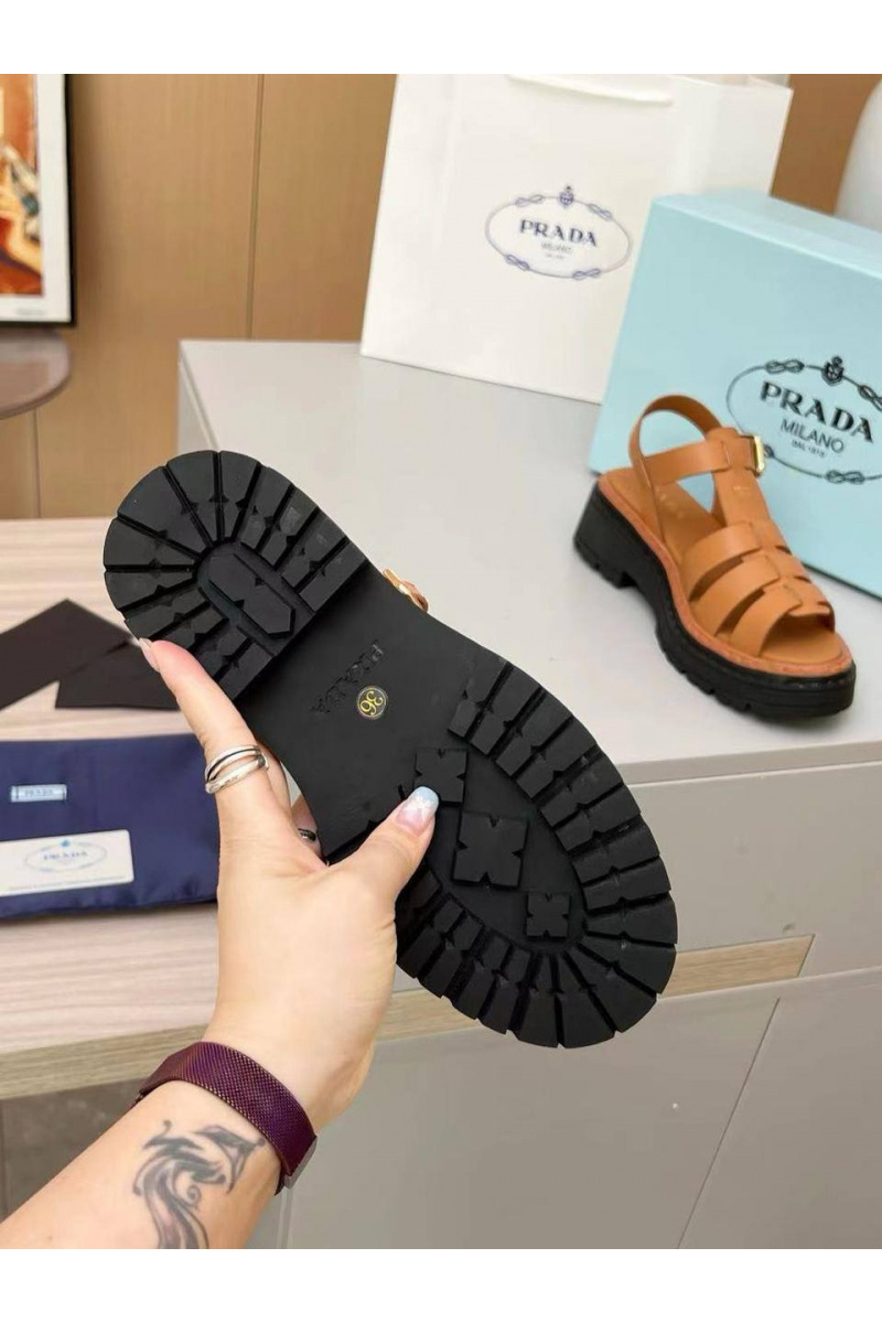 Prada Женские кожаные сандалии на платформе Fisherman