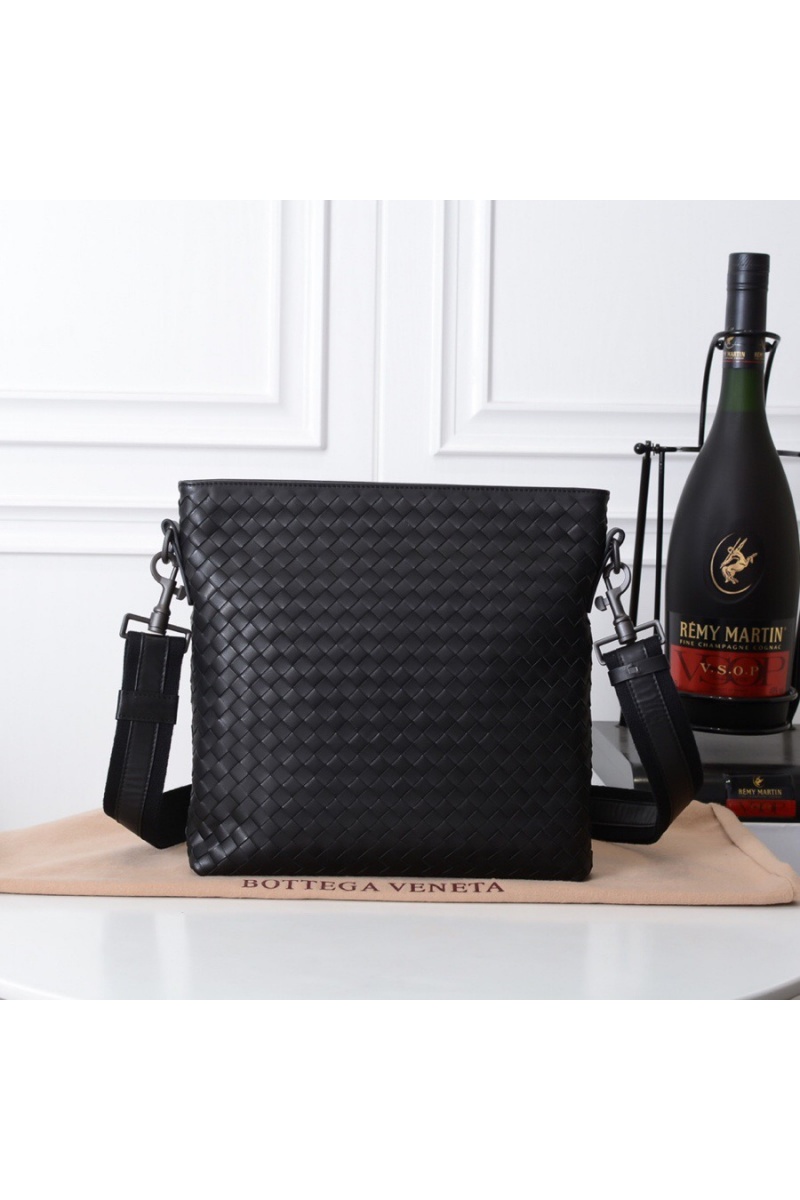 Bottega Veneta Кожаная сумка Premium 30x30x3 см