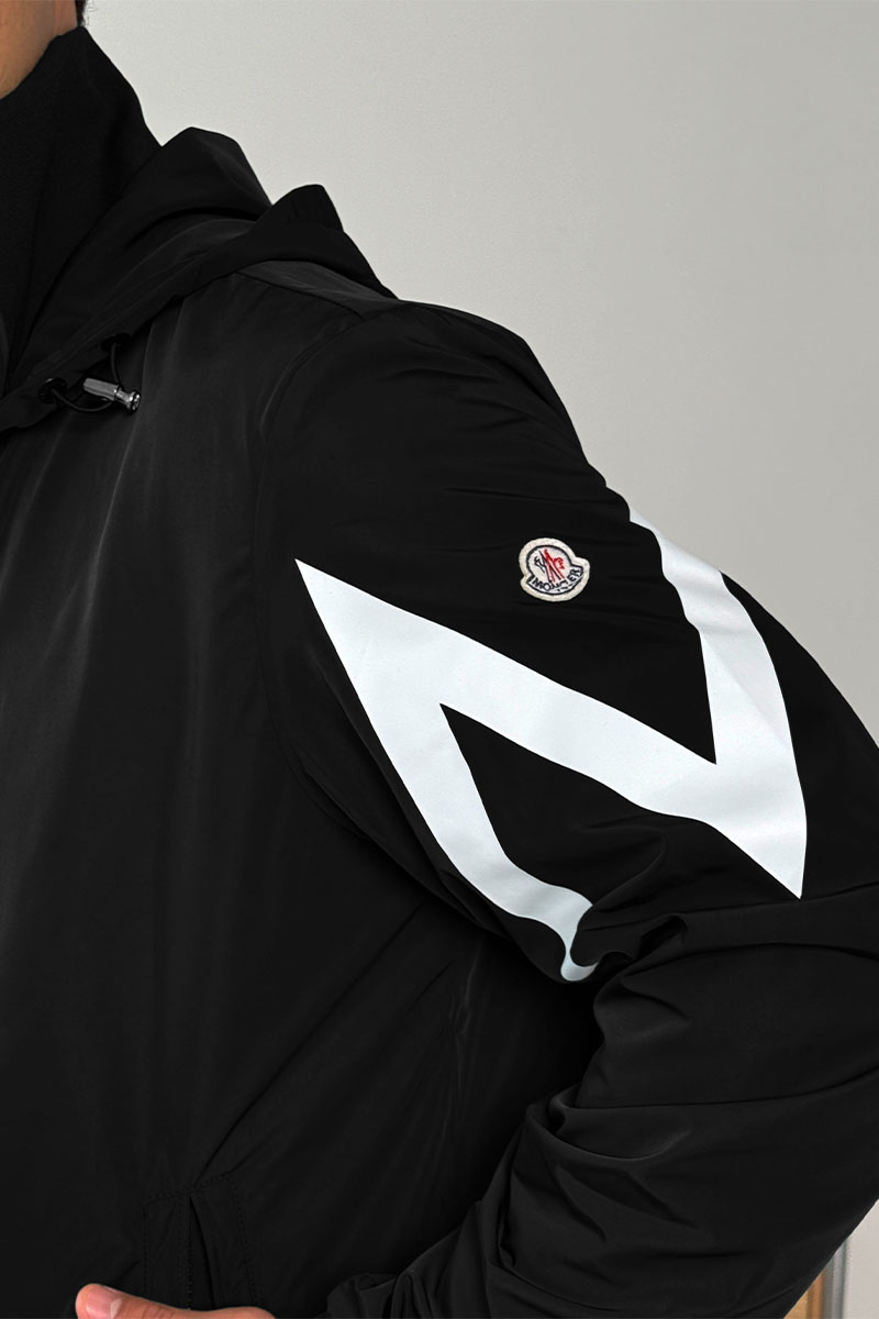 Moncler Мужская чёрная ветровка Fetuque